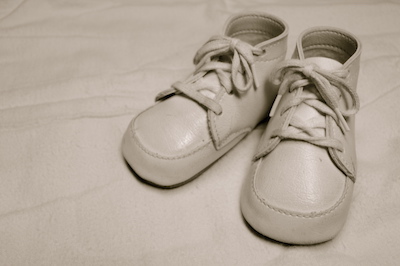 wikipedia - For sale: baby shoes, never worn