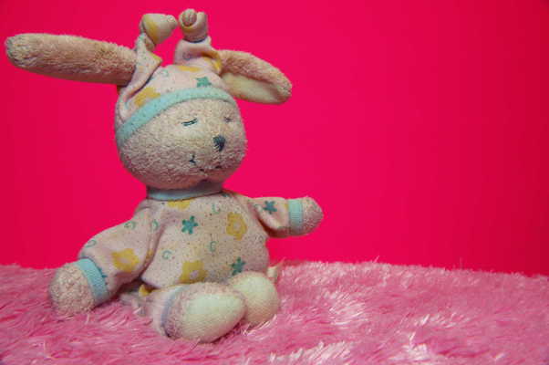 bustle - Gaby Zane Discovered How To Make Stuffed Animals Hospital-Safe, Plus 4 More Scientific Breakthroughs We Owe To Kids