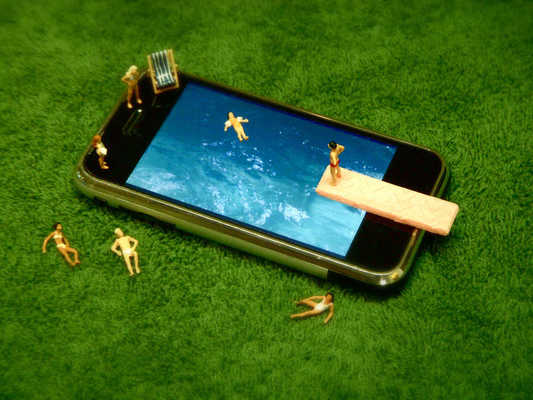 the-consumerist - FBI Now Helping Other Law Enforcement Agencies Bypass Apple’s iPhone Security Measures